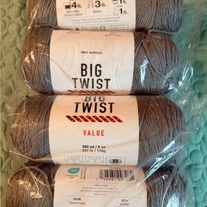 Big Twist Value Yarn in Titanium Grey